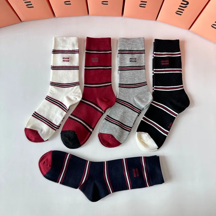 スーパーコピー ミュウミュウ 靴下