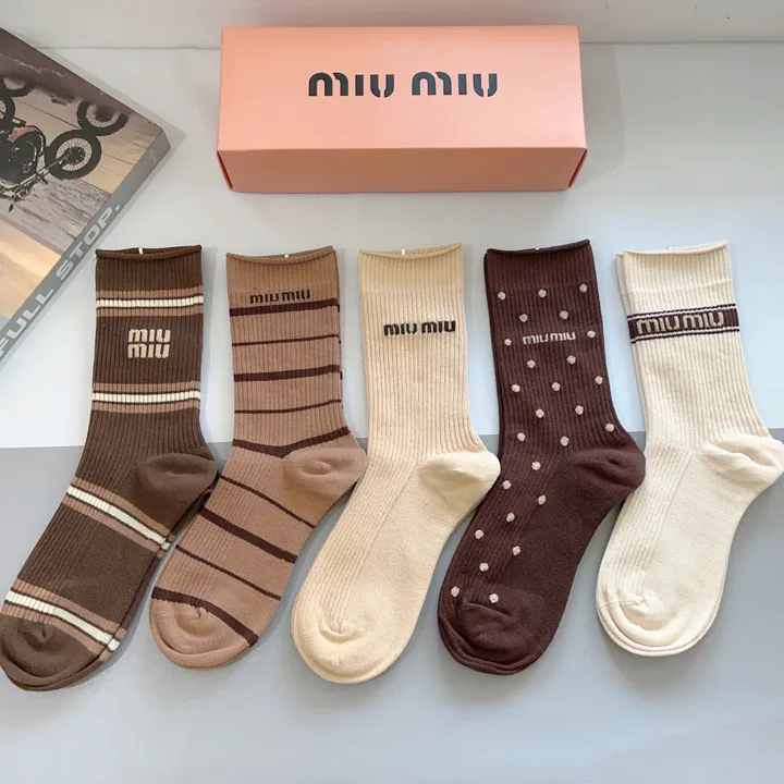 スーパーコピー ミュウミュウ 靴下