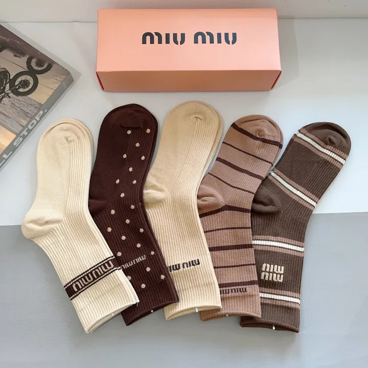 スーパーコピー ミュウミュウ 靴下