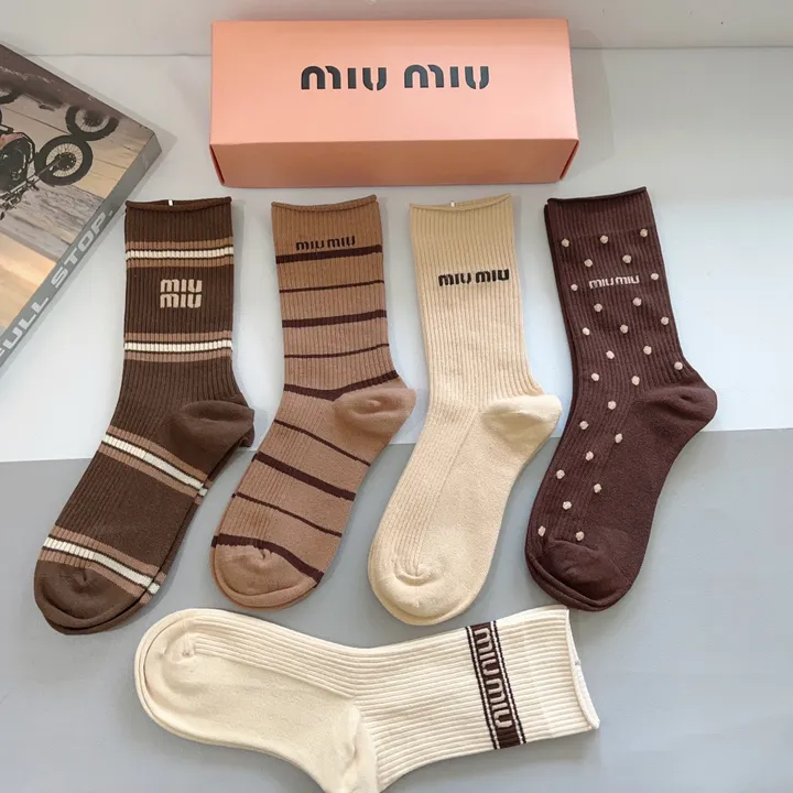 スーパーコピー ミュウミュウ 靴下