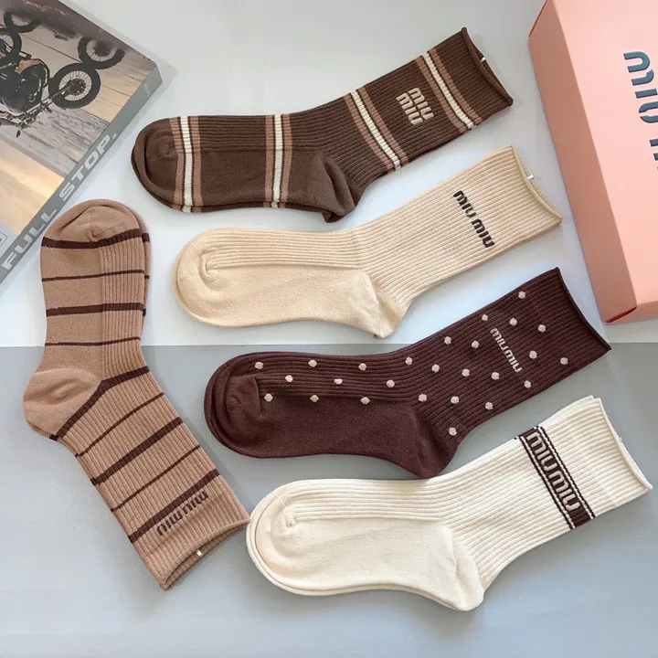 スーパーコピー ミュウミュウ 靴下