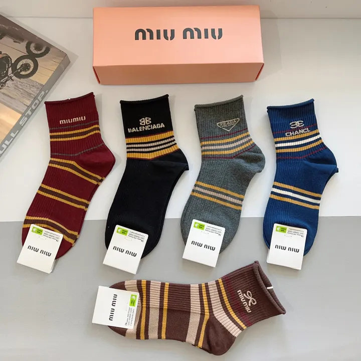 スーパーコピー ミュウミュウ 靴下