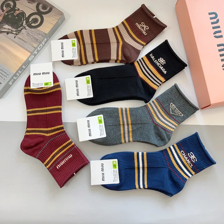 スーパーコピー ミュウミュウ 靴下