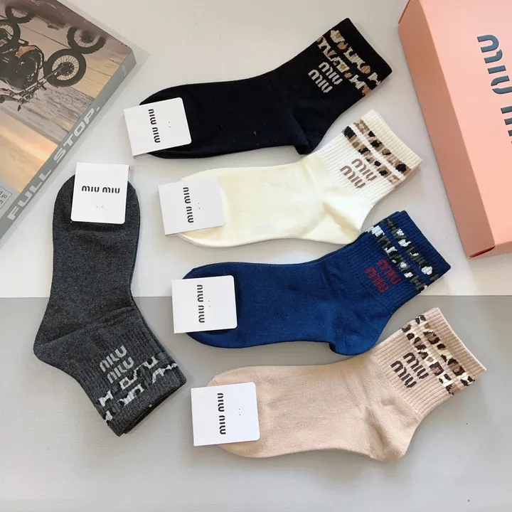 スーパーコピー ミュウミュウ 靴下