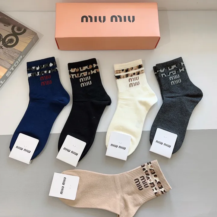 スーパーコピー ミュウミュウ 靴下