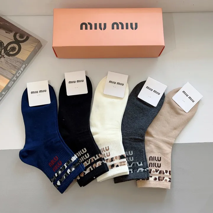 スーパーコピー ミュウミュウ 靴下