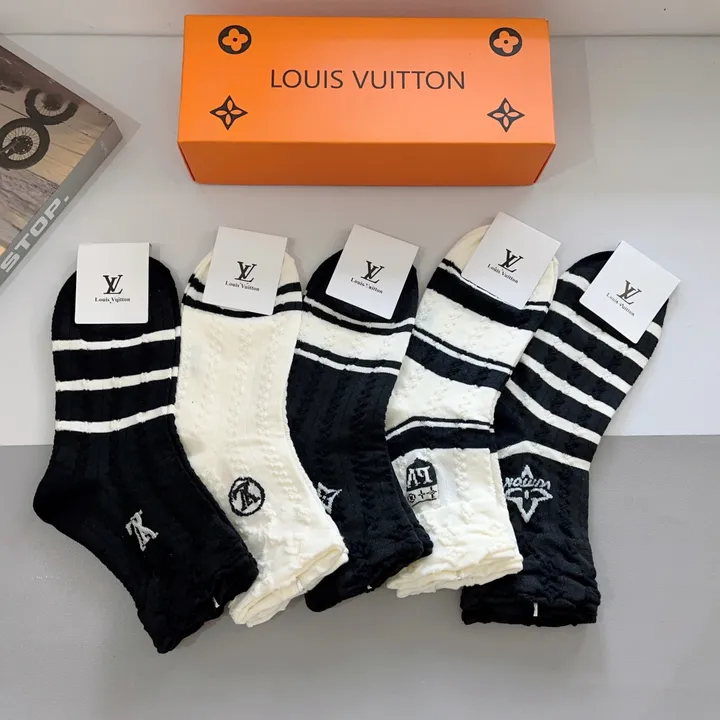 スーパーコピー ルイヴィトン 靴下