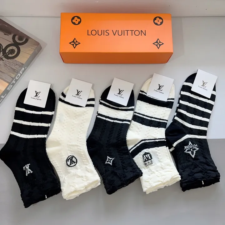 スーパーコピー ルイヴィトン 靴下