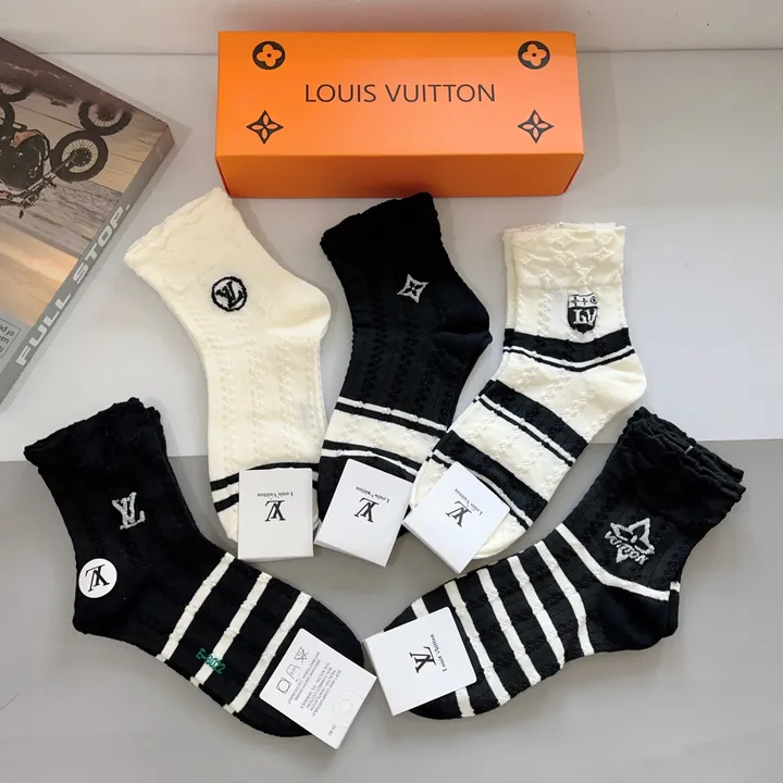 スーパーコピー ルイヴィトン 靴下