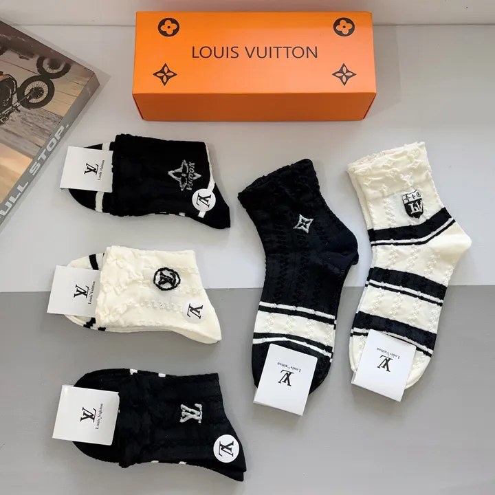 スーパーコピー ルイヴィトン 靴下