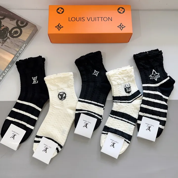 スーパーコピー ルイヴィトン 靴下
