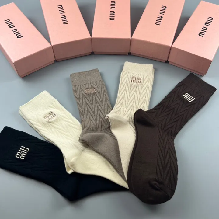 スーパーコピー ミュウミュウ 靴下