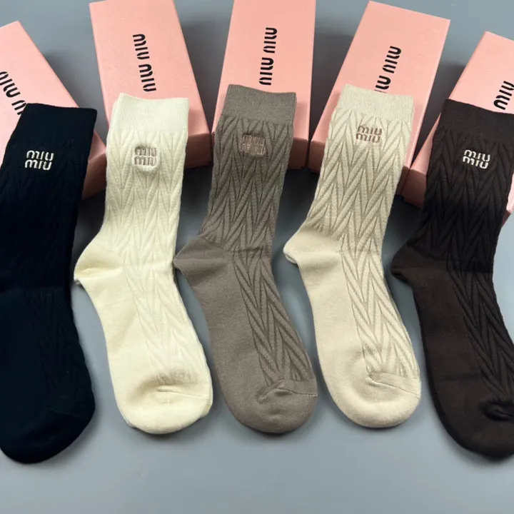 スーパーコピー ミュウミュウ 靴下