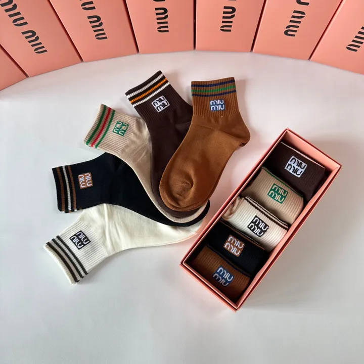 スーパーコピー ミュウミュウ 靴下