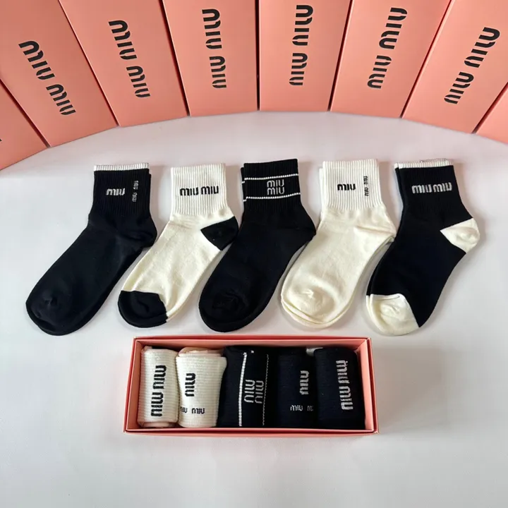 スーパーコピー ミュウミュウ 靴下