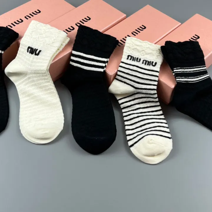 スーパーコピー ミュウミュウ 靴下