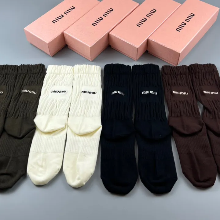 スーパーコピー ミュウミュウ 靴下