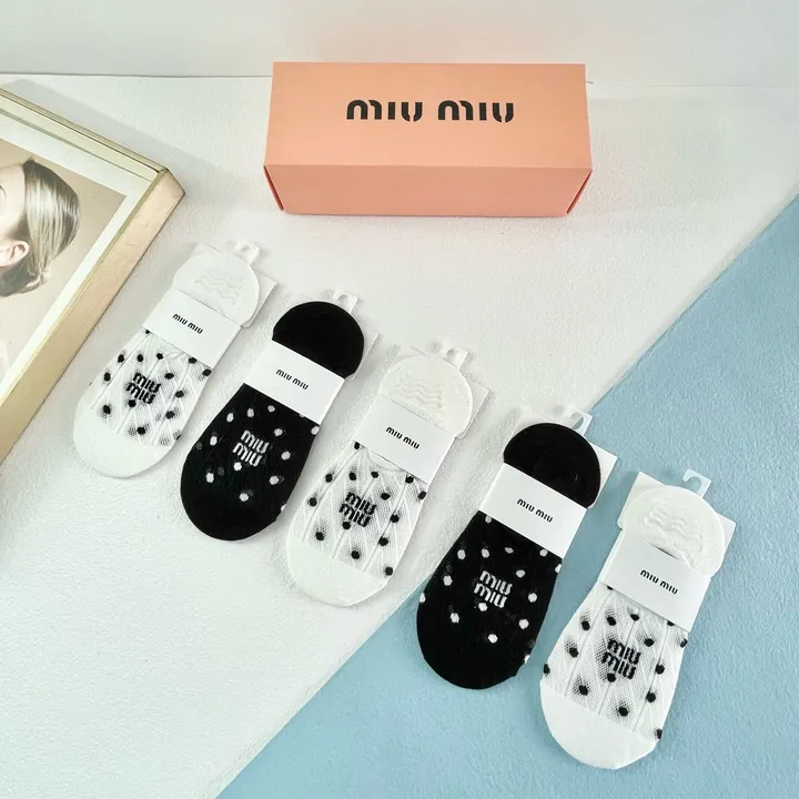 スーパーコピー ミュウミュウ 靴下