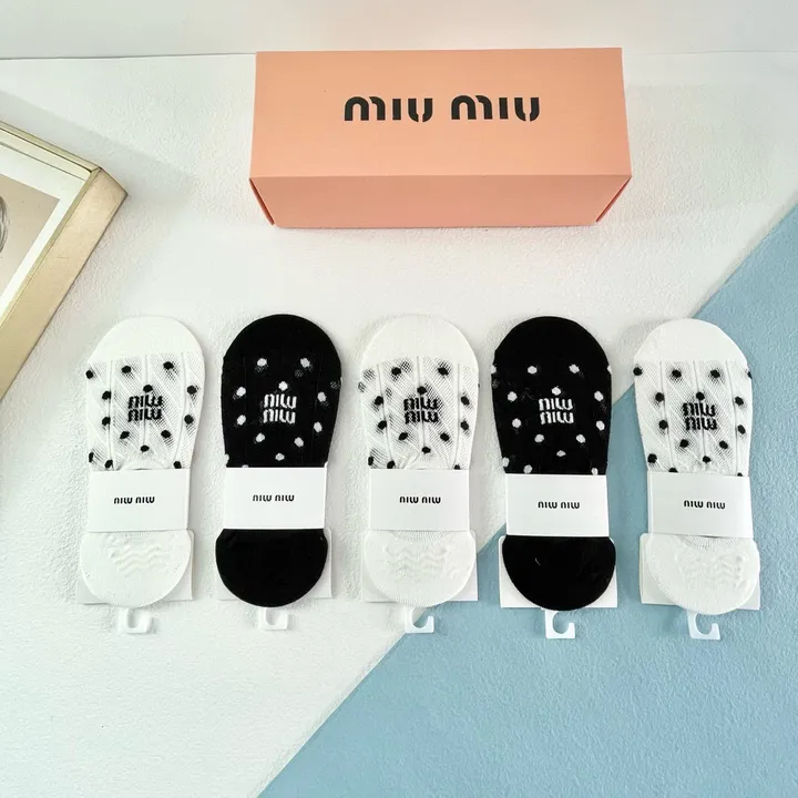 スーパーコピー ミュウミュウ 靴下