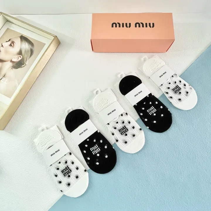 スーパーコピー ミュウミュウ 靴下