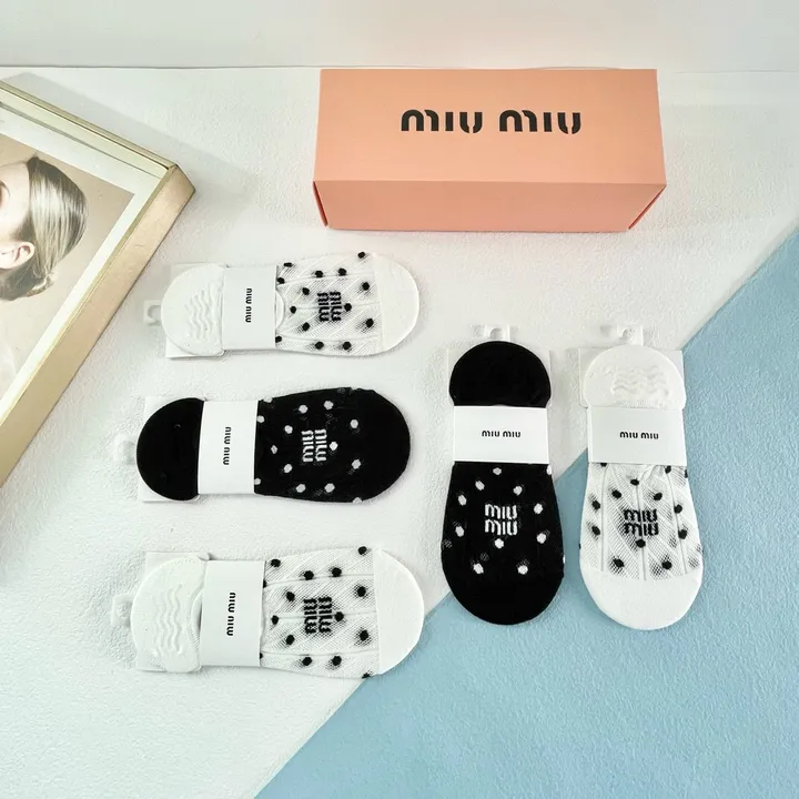 スーパーコピー ミュウミュウ 靴下