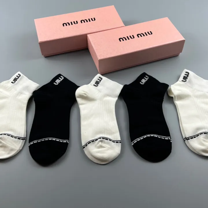 スーパーコピー ミュウミュウ 靴下