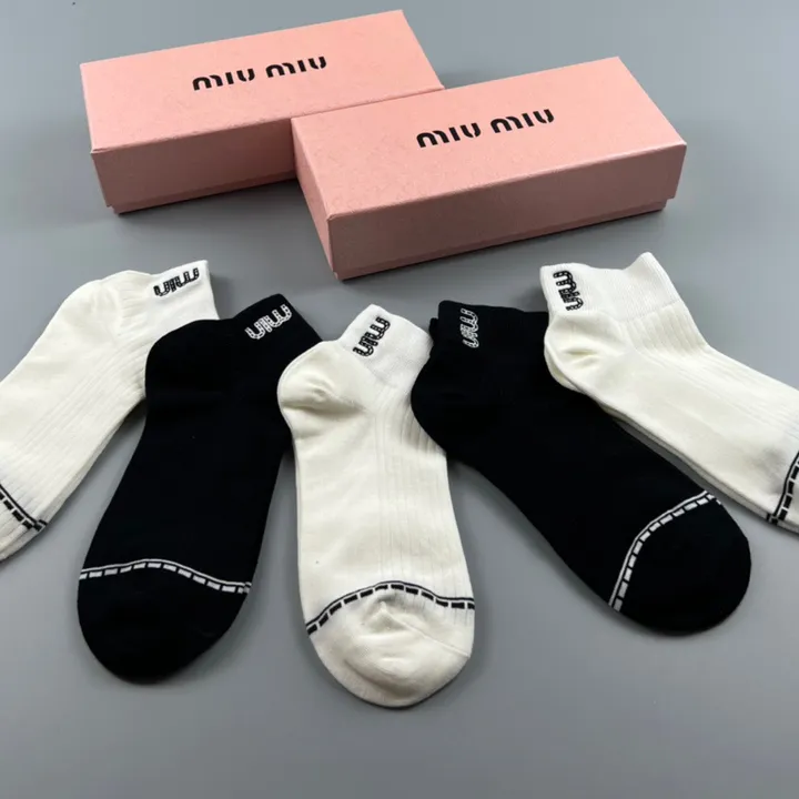 スーパーコピー ミュウミュウ 靴下