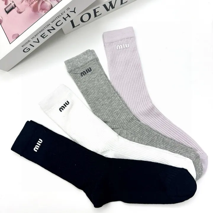 スーパーコピー ミュウミュウ 靴下