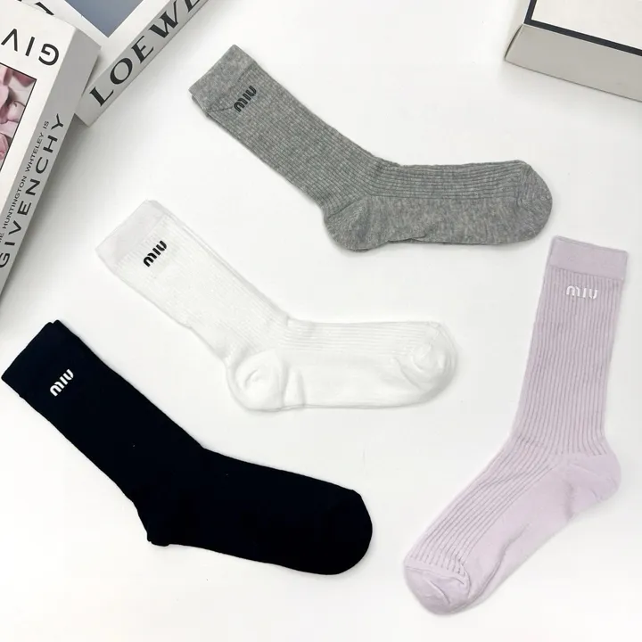 スーパーコピー ミュウミュウ 靴下