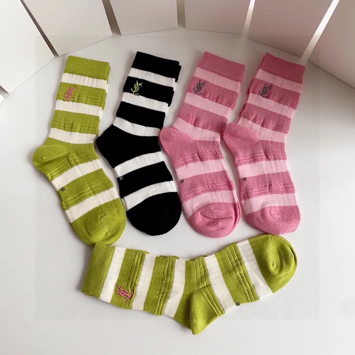 スーパーコピー イブサンローラン 靴下