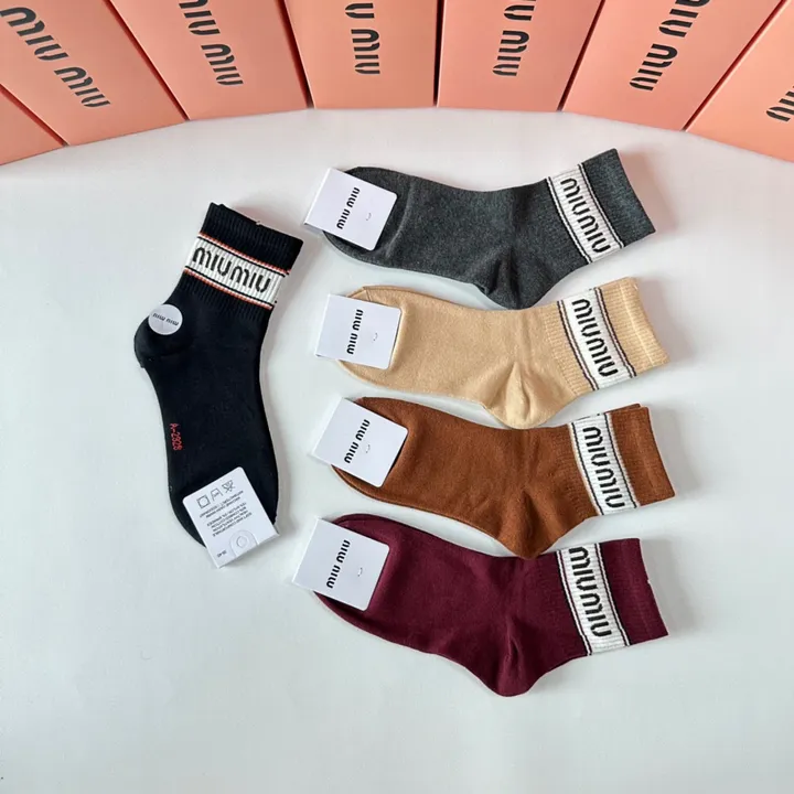 スーパーコピー ミュウミュウ 靴下