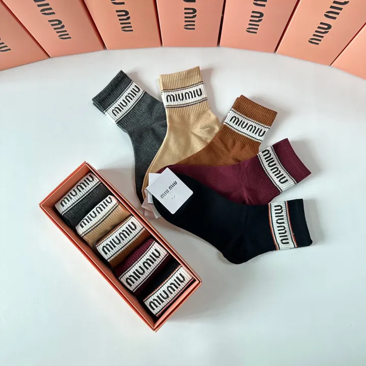 スーパーコピー ミュウミュウ 靴下