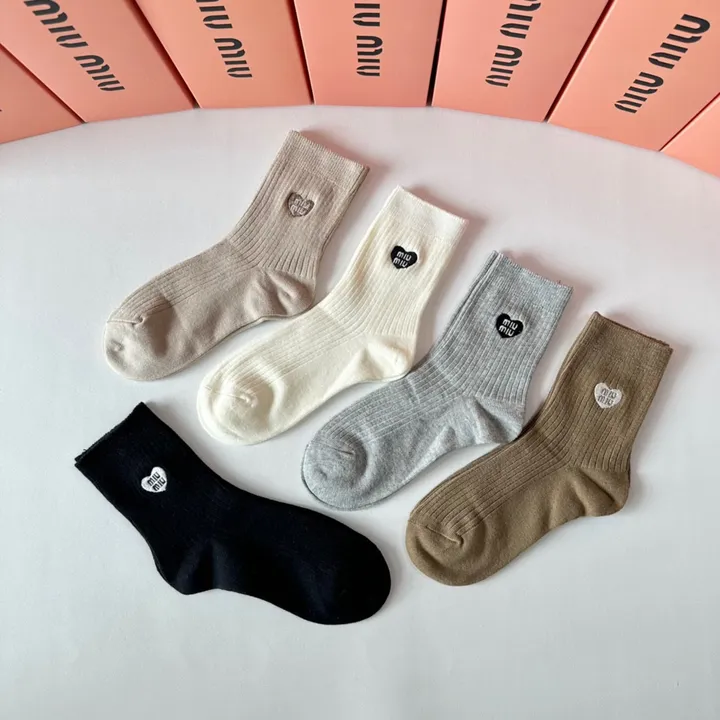 スーパーコピー ミュウミュウ 靴下