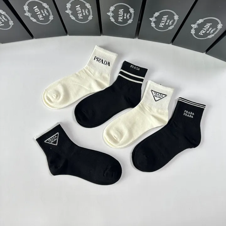 スーパーコピー プラダ 靴下