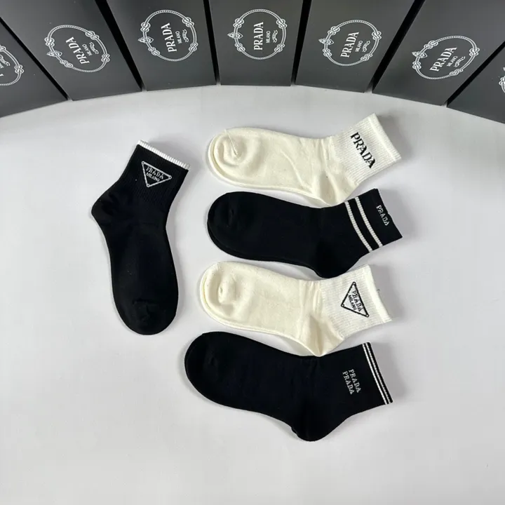 スーパーコピー プラダ 靴下