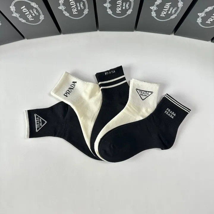スーパーコピー プラダ 靴下