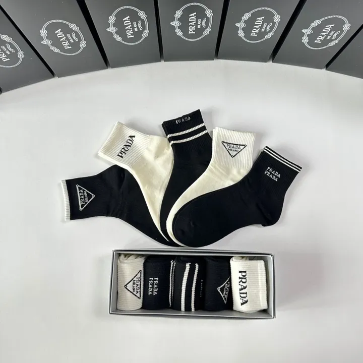 スーパーコピー プラダ 靴下