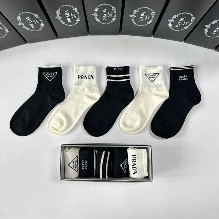 スーパーコピー プラダ 靴下