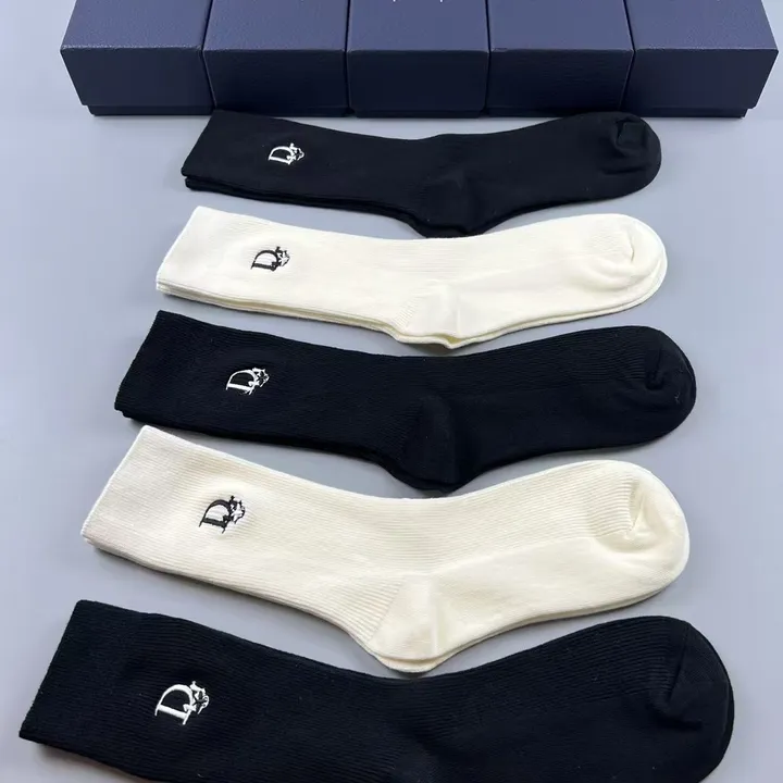 スーパーコピー ディオール 靴下