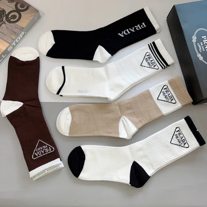 スーパーコピー プラダ 靴下