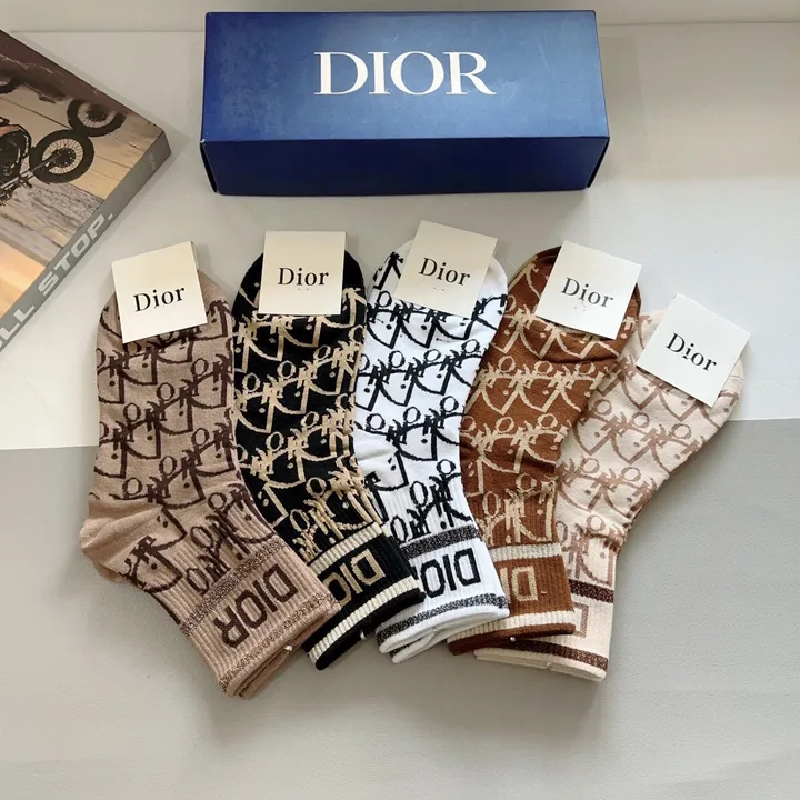 スーパーコピー ディオール 靴下