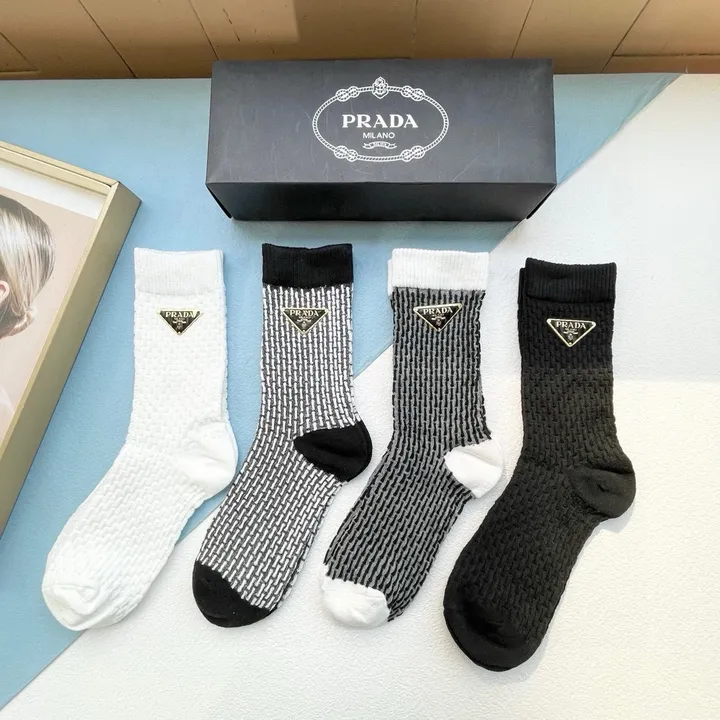 スーパーコピー プラダ 靴下