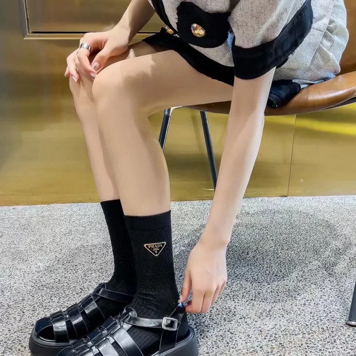 スーパーコピー プラダ 靴下