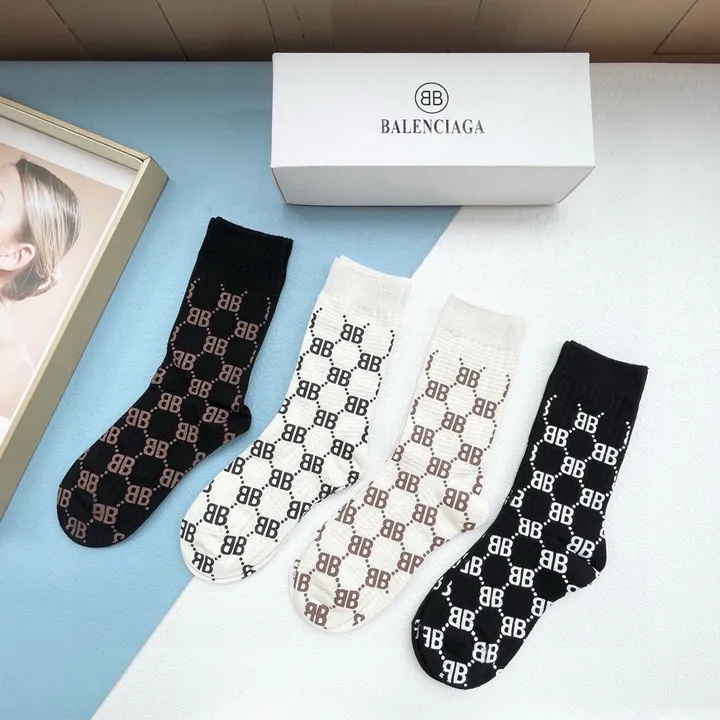 スーパーコピー バレンシアガ 靴下