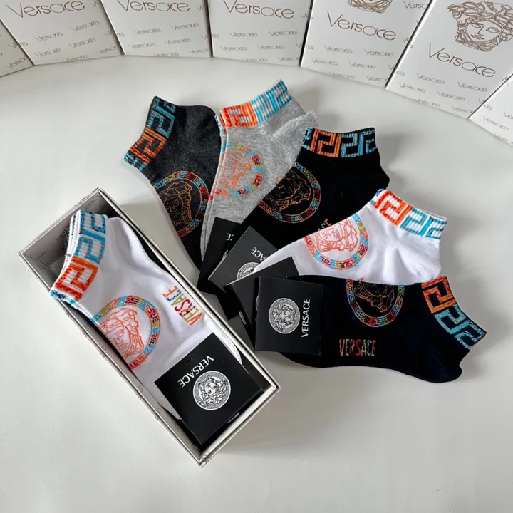 スーパーコピー ヴェルサーチ 靴下