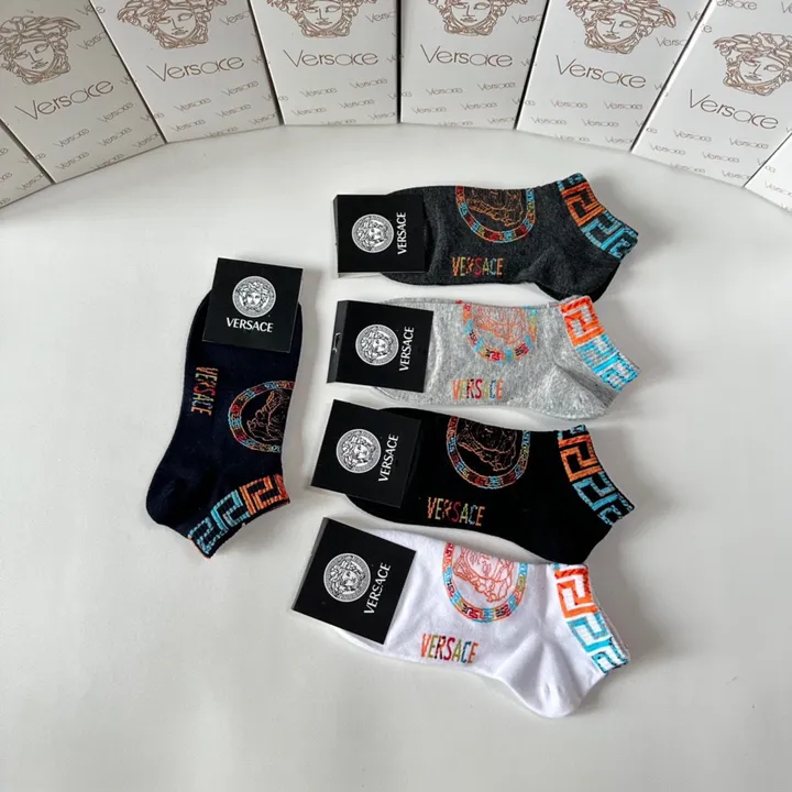 スーパーコピー ヴェルサーチ 靴下