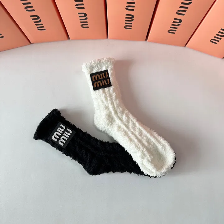 スーパーコピー ミュウミュウ 靴下