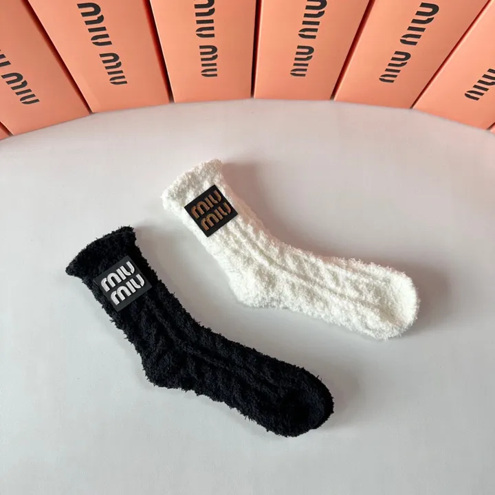 スーパーコピー ミュウミュウ 靴下