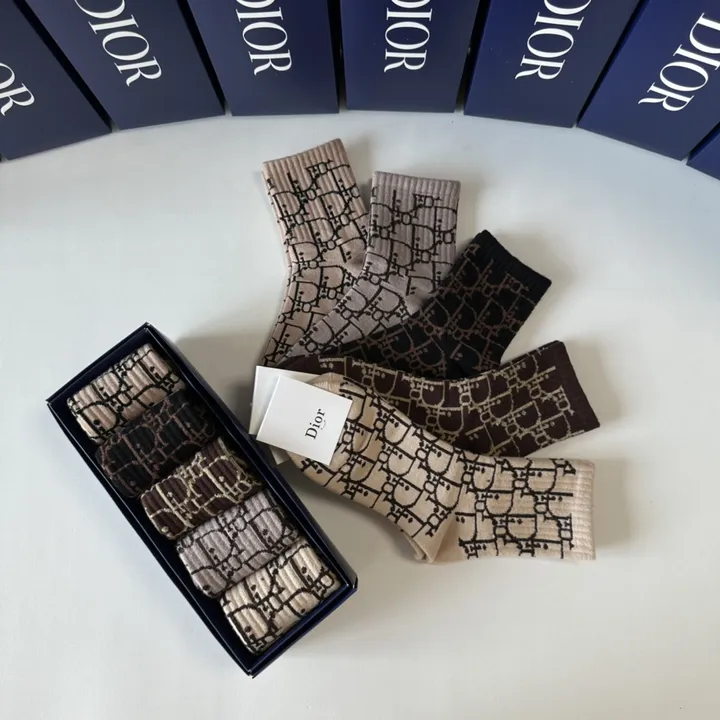 スーパーコピー ディオール 靴下