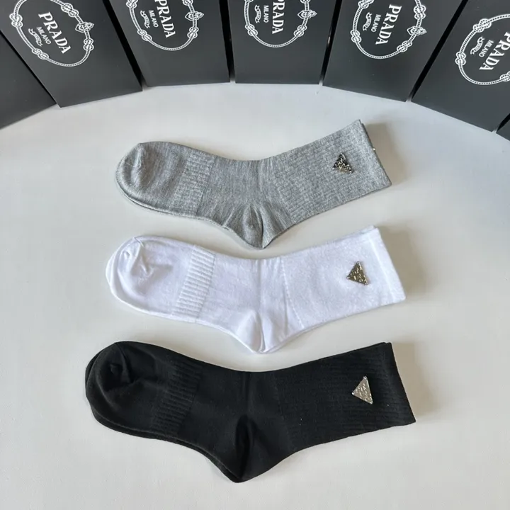 スーパーコピー プラダ 靴下